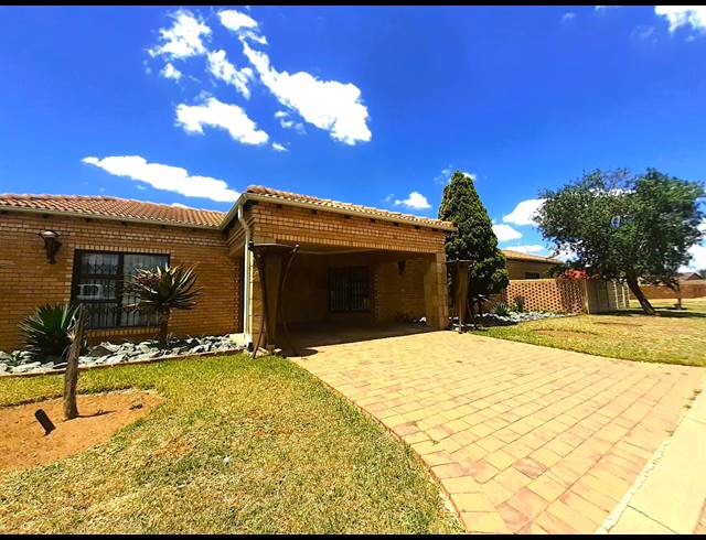 4 BEDROOM HOUSE FOR SALE IN WALDRIFT